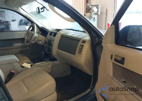 2011 Ford Escape Xlt Automatic from USA, damaged, VIN 1FMCU9DG9BKB08102